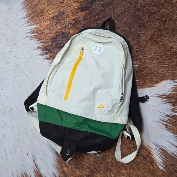 나이키 아이보리 그린 배색 백팩