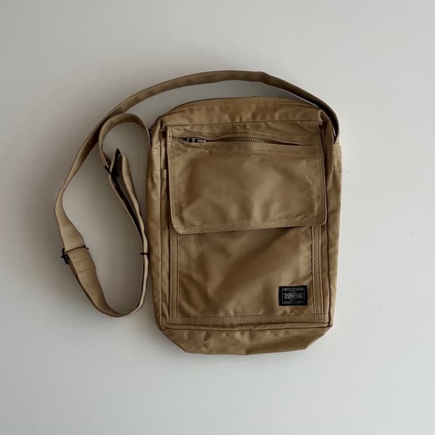 요시다포터 베이지 크로스백