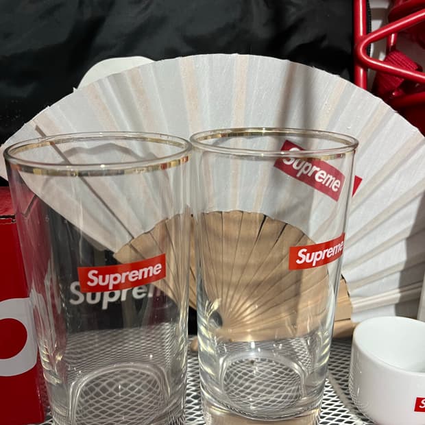 슈프림 글라스