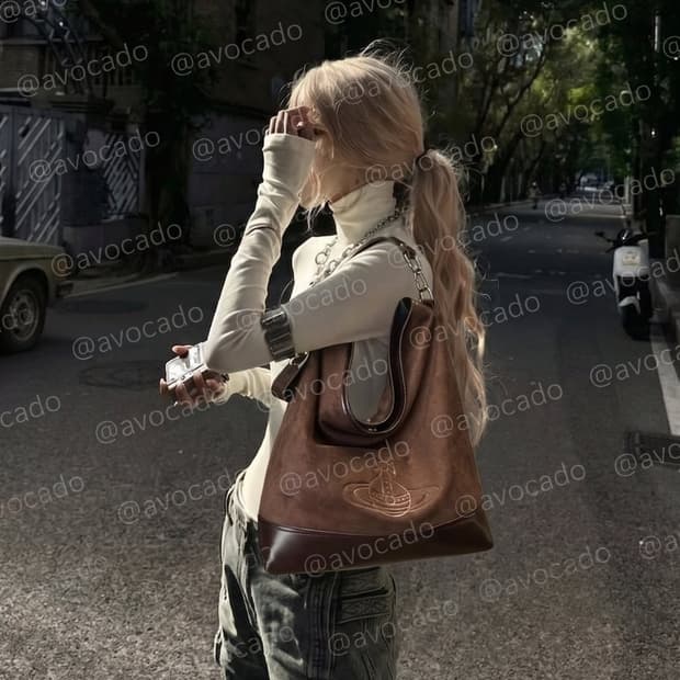 비비안웨스트우드 브라운 토트 호보백