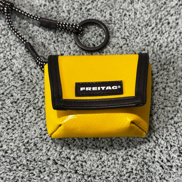 (NEW)새상품 프라이탁 미니 메신저 키링(에어팟 파우치키링)