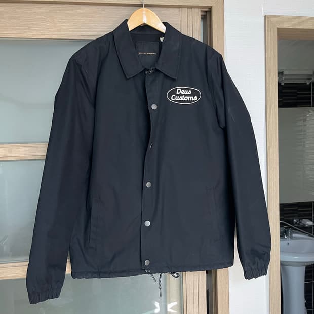 데우스 엑스 마키나 패디드코치자켓