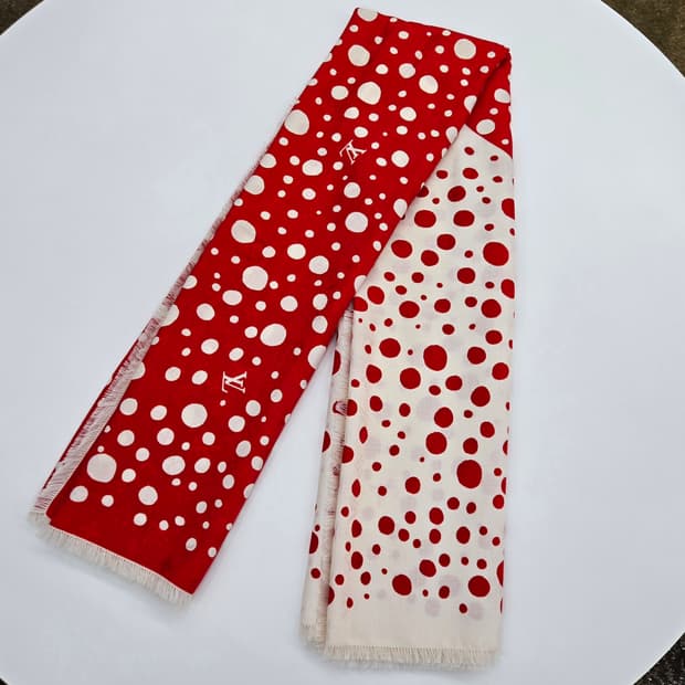 루이비통 쿠사마야요이 모노그램 자이언트 숄 머플러