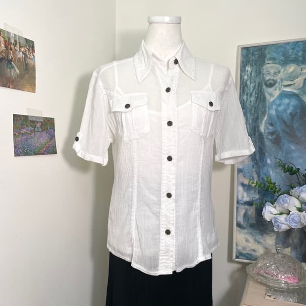 white basic line summer half shirt