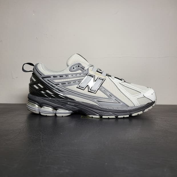 뉴발란스 운동화 270m