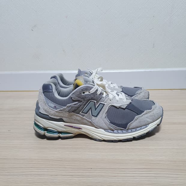 뉴발란스 2002R 프로텍션 팩 레인 클라우드 280