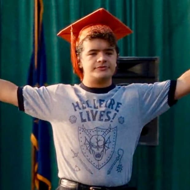 넥플릭스 굿즈 기묘한이야기 헬파이어클럽 더스틴 티셔츠