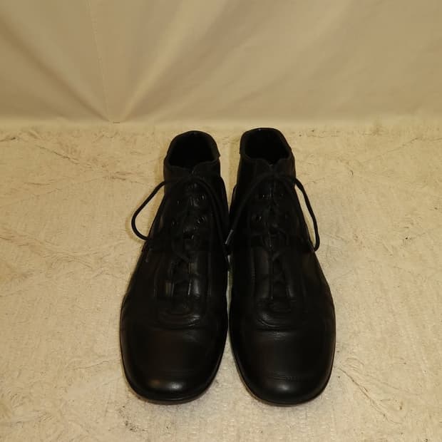 👞 Prada 90s high flat sneakers