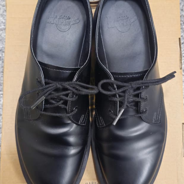 닥터마틴 1461모노블랙 판매합니다.