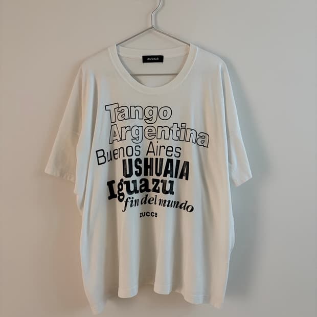 주카 프린팅 반팔 티셔츠
