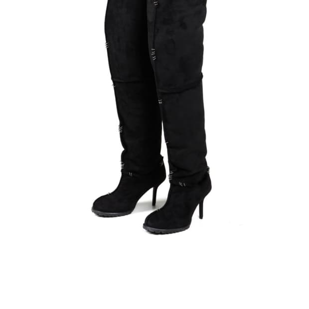 구해요!) PIERCED THIGH-HIGH SUEDE BOOTS
