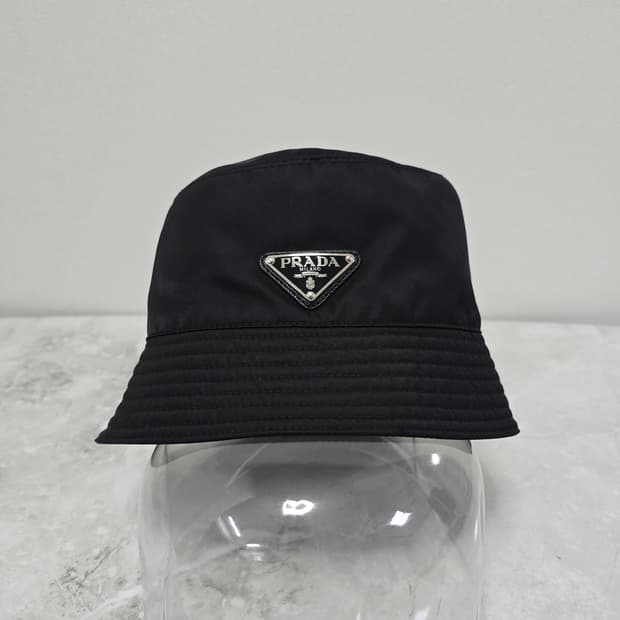 프라다 리나일론 버킷햇 모자 L사이즈 판매