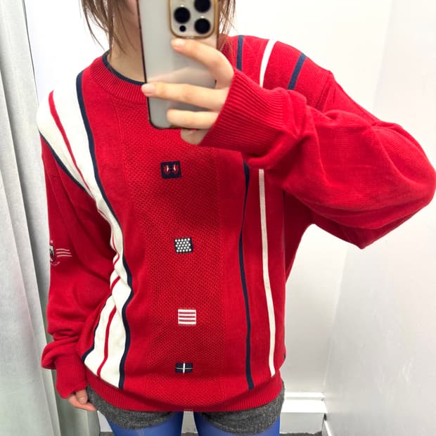 맥그리거 스포츠 레드 아크릴 니트 