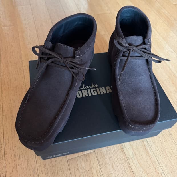 [270]클락스 왈라비 부츠 다크 브라운