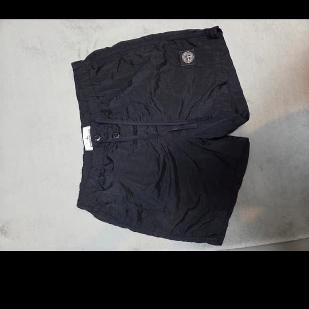 스톤아일랜드 블랙 반바지s 정품 급처