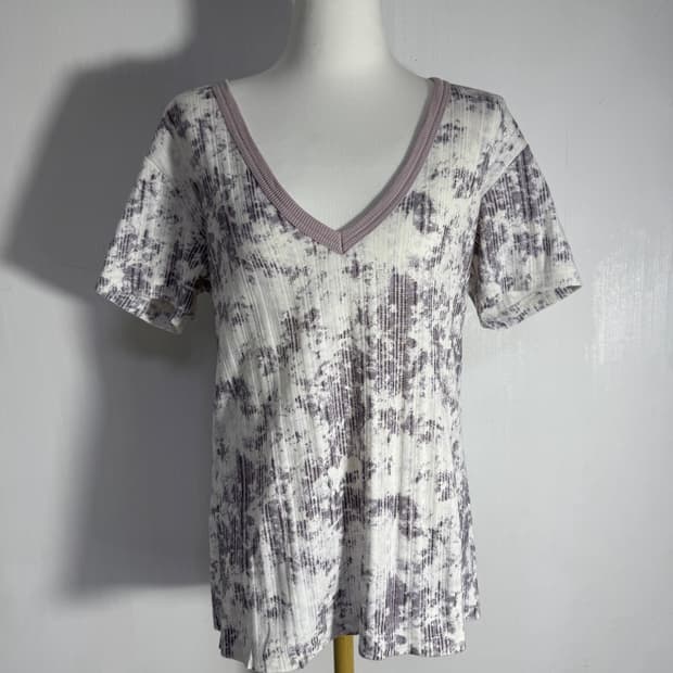 토네이도 마트 블리치 브이넥 티셔츠 