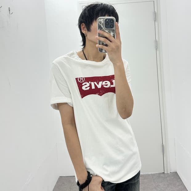 LEVI’S LOGO TEE
