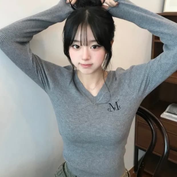 무센트 골지 v넥 니트