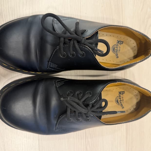 닥터마틴 1461 3홀 블랙