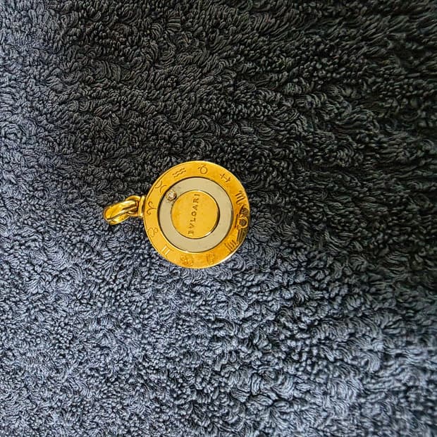 불가리 12성좌 홀로스코프 펜던트입니다