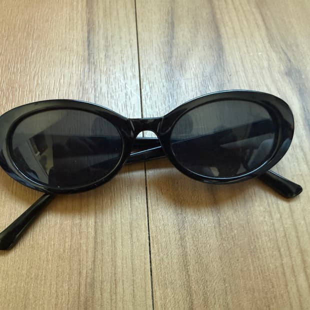 검정 선글라스
