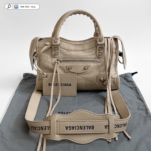 발렌시아가 클래식 시티백 로고 미니 판매합니다.