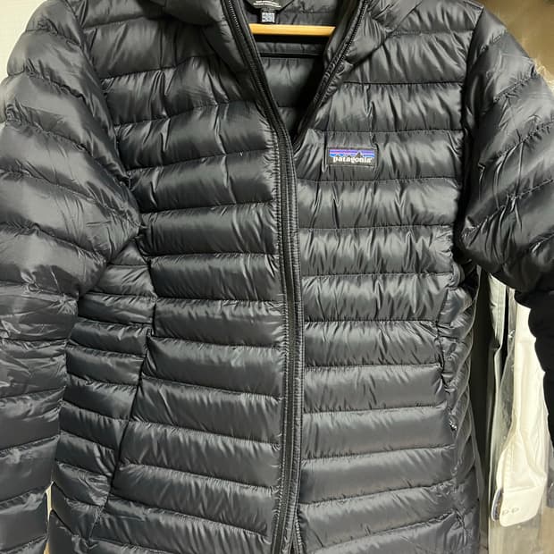 파타고니아 다운스웨터 후디 M 팝니다