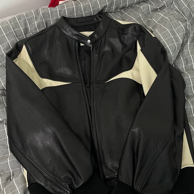 인사일런스 레이싱 레더자켓 s사이즈(95-100)