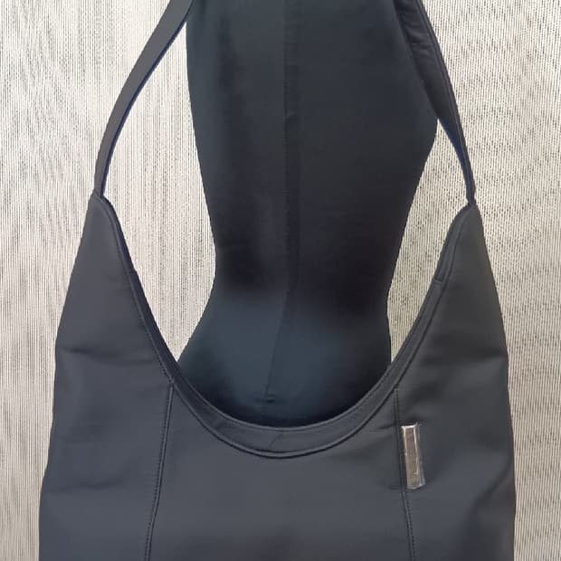 Casablanca 캥거루 레더 숄더백