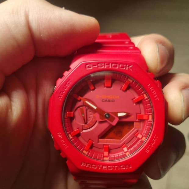 카시오 지샥 GA-2100-4ADR