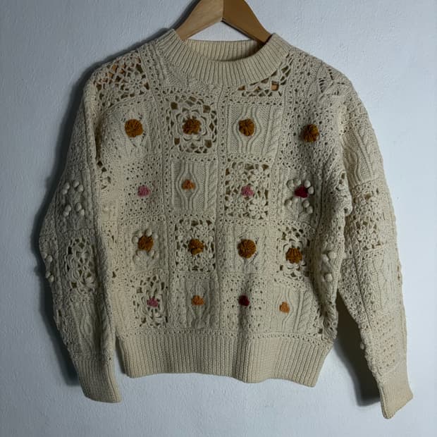 아이보리색 크로셰 뜨개질 스웨터(Free)