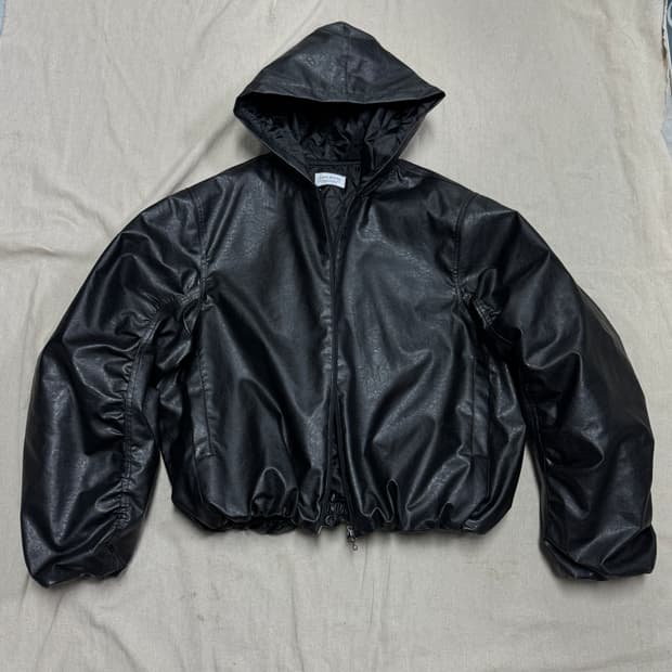 발렌맛 셔링 투웨이 레더 후드 자켓 105