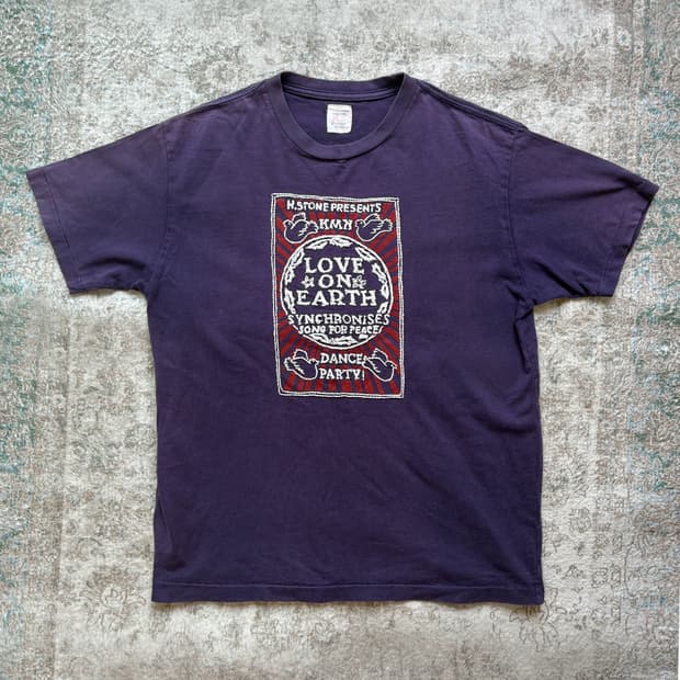 Love on Earth Graphic Tee