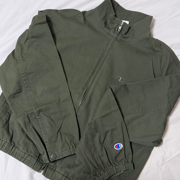 (일본 한정) 챔피온 카키 자켓