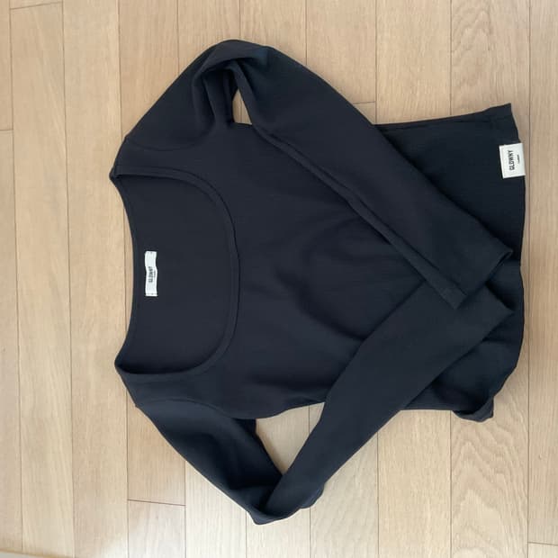 글로니 클래식 립 티셔츠