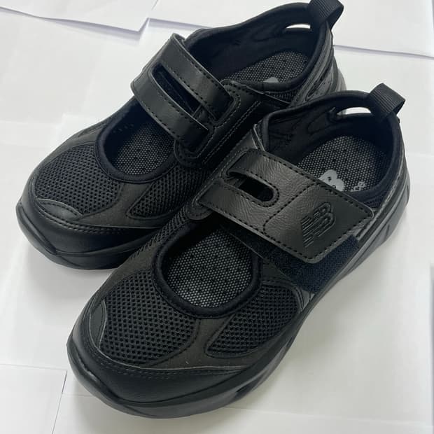 뉴발란스 브리즈 220