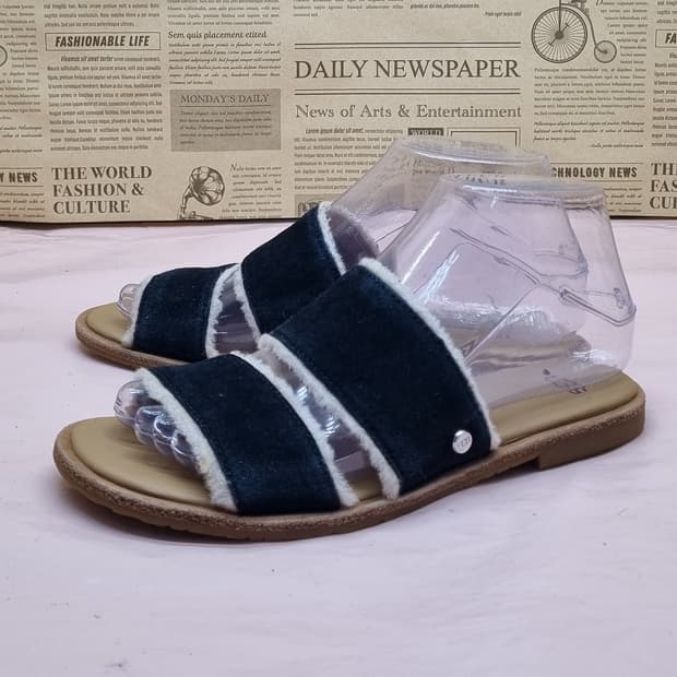 UGG 어그 여성슬리퍼230