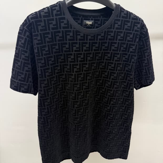 펜디 모노그램 벨벳 반팔 M사이즈 정품 상태좋음