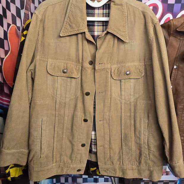 돌체앤가바나 (Dolce & Gabbana)
코듀로이 재킷