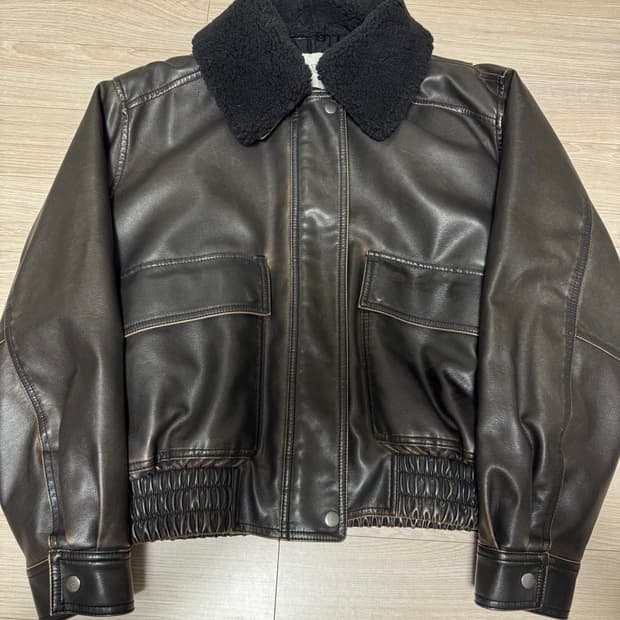 스튜디오 톰보이 무스탕 가죽 누빔 자켓