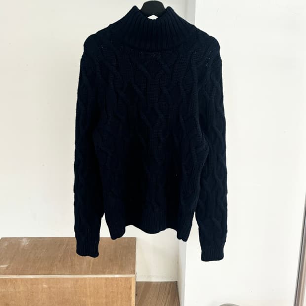 산드로 케이블 네이비 터틀넥 니트