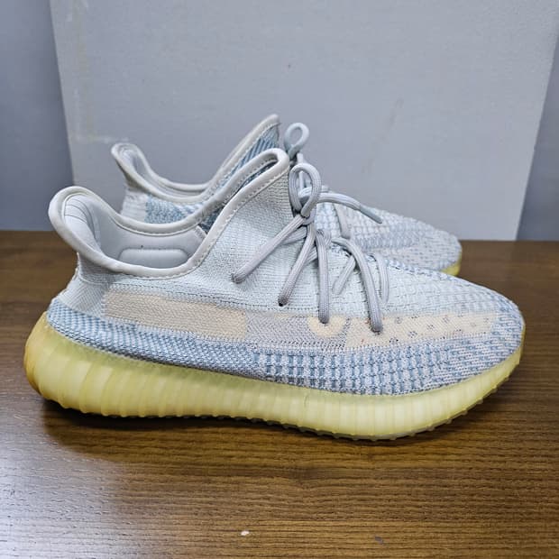 이지부스트 350 클라우드 화이트