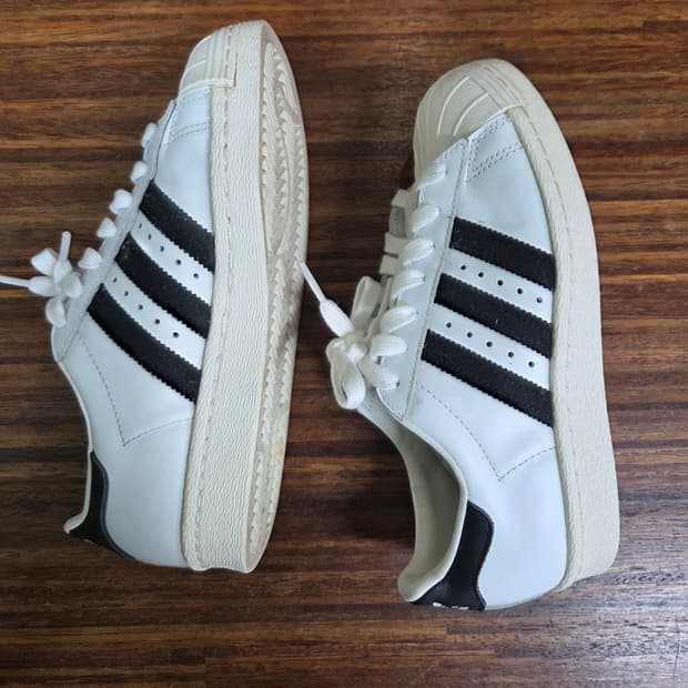 아디다스 80s 슈퍼스타 검흰 220