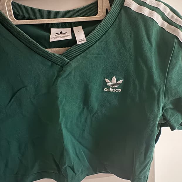 아디다스 크롭 반팔티 L