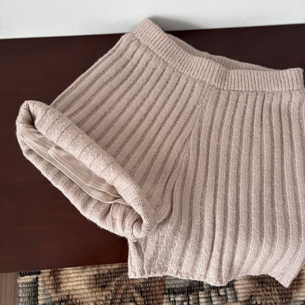 knit short pants