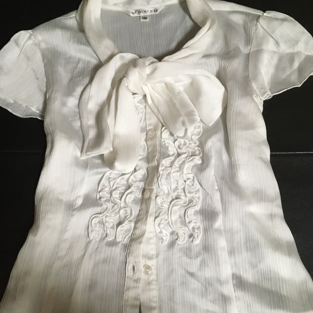 리본 반팔 블라우스