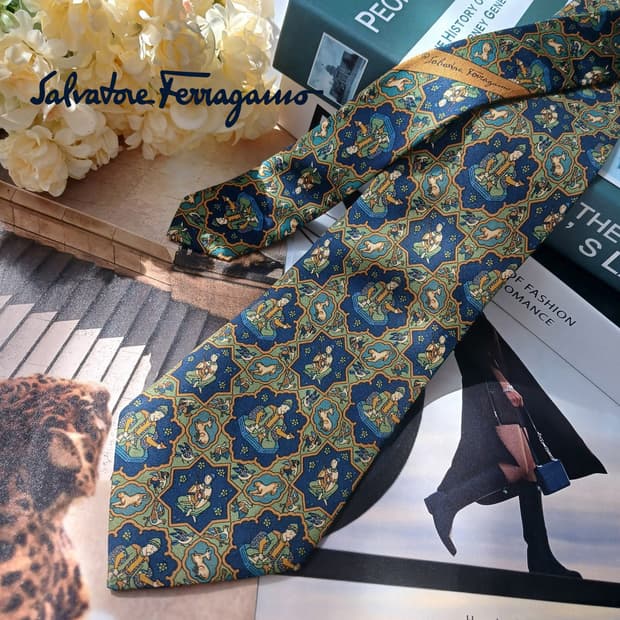 살바토레페라가모 네이비오리엔탈 패턴 넥타이 9.3cm A~B등급 E956