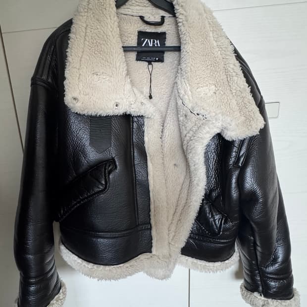 자라 레더 무스탕