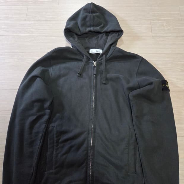 ​[24FW] 스톤아일랜드 가먼트다잉 후드 집업 (다크그레이)