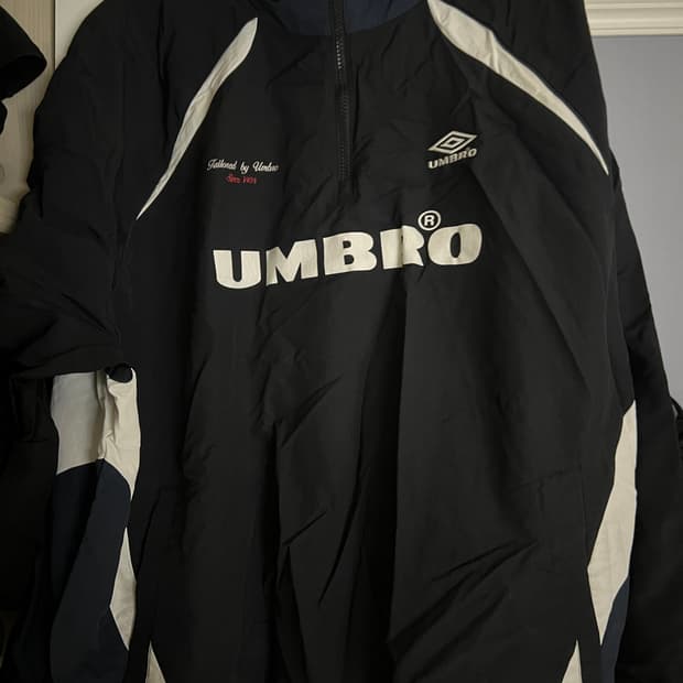 엄브로 유니폼깔 바람막이 115사이즈